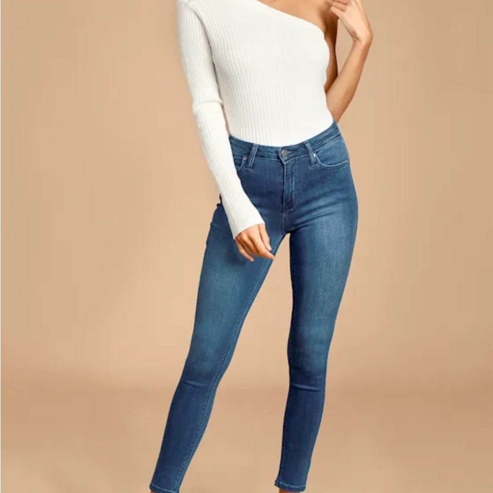 Lulu's 'Just Black' Jeans - High rise medium wash skinny jeans size 5  size 27.